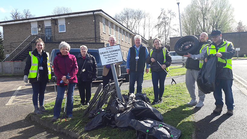 Group Shot Lane End Litter Pick